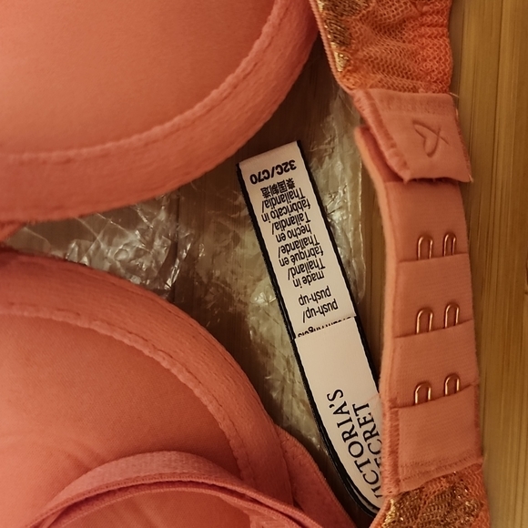 [New with Tags] Victoria's Secret Dream Angels Push-up Bra - Picture 3 of 8